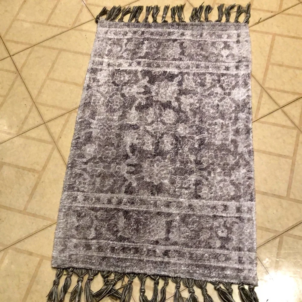 Threshold Bath Rugs 20 in by 32 in. Brand new!!!